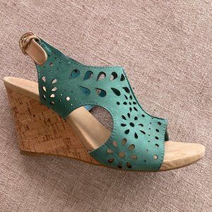 Anne Klein Leather Wedge Sandals Size 6.5